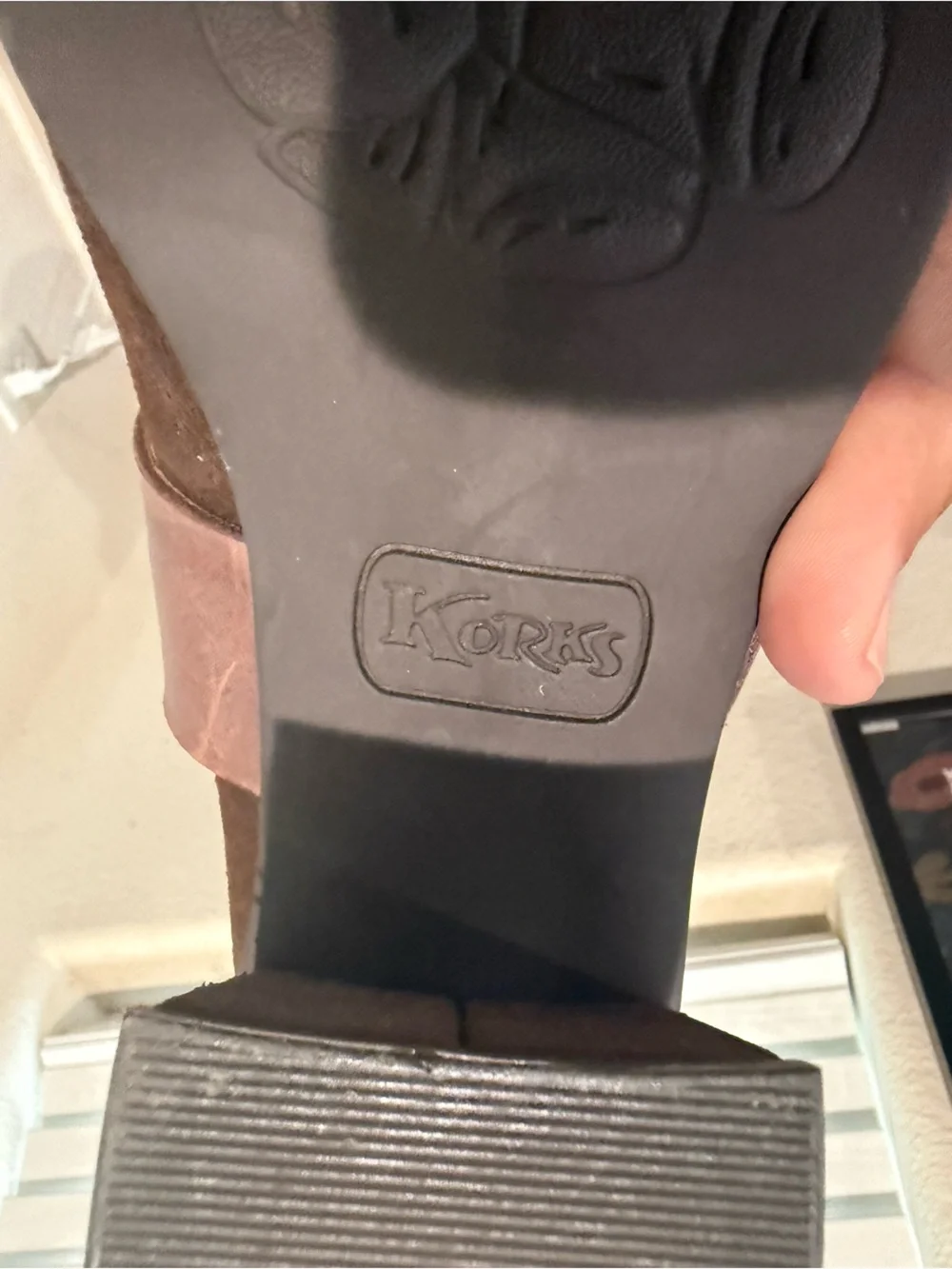 Kork-Ease questions leave